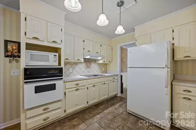 3124 Primrose Drive #10, Hendersonville, NC 28792 - Photo 15