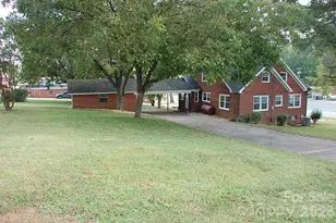 2124 W Main St, Albemarle, NC 28001 - Photo 7