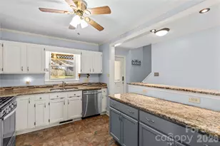 413 Windsor Ln, Statesville, NC 28677 - Photo 5