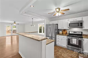 413 Windsor Ln, Statesville, NC 28677 - Photo 13