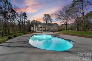 913 Kelly Rd, Mount Holly, NC 28120 - Photo 1