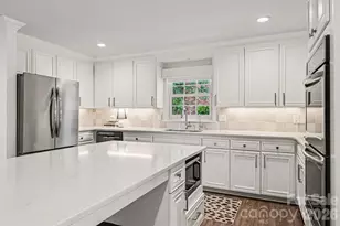 7010 Terrace Dr, Charlotte, NC 28211 - Photo 9