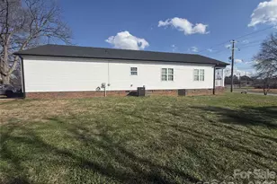 417 E Virginia Ave, Bessemer City, NC 28016 - Photo 17