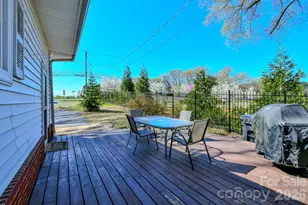 6918 Tuckaseegee Rd, Charlotte, NC 28214 - Photo 17