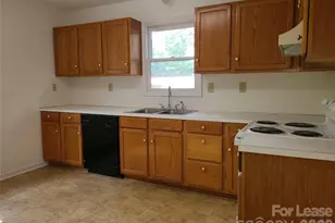 210 N Cloudman St, Charlotte, NC 28216 - Photo 3