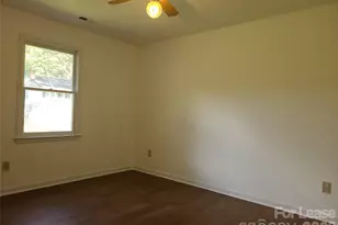 210 N Cloudman St, Charlotte, NC 28216 - Photo 9