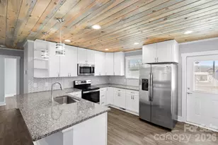 1844 Willow Rd, Hendersonville, NC 28739 - Photo 7