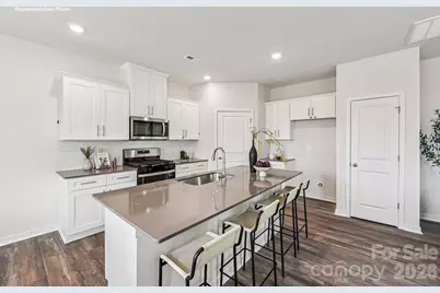 2082 10th Street SE, Hickory, NC 28602 - Photo 9