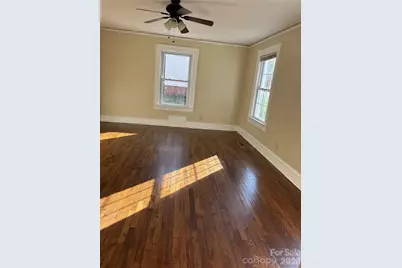 1106 8th Street NE, Hickory, NC 28601 - Photo 5