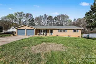 213 Lakeview Dr, Harrisburg, NC 28075 - Photo 1