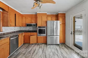 213 Lakeview Dr, Harrisburg, NC 28075 - Photo 5