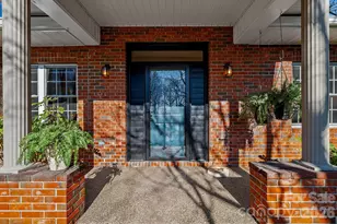 306 Croydon Dr, Hendersonville, NC 28791 - Photo 3