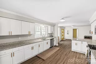 12811 Moores Chapel Rd, Charlotte, NC 28214 - Photo 11