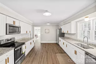 12811 Moores Chapel Rd, Charlotte, NC 28214 - Photo 9