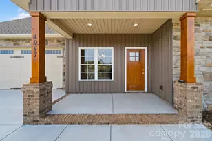 4957 Southview Dr, Hickory, NC 28602 - Photo 5