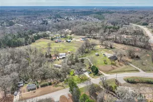 1411 Hensley Road E, Fort Mill, SC 29715 - Photo 45