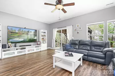 520 E Iredell Avenue, Mooresville, NC 28115 - Photo 11