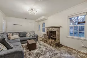 1315 Shady Bluff Dr, Charlotte, NC 28211 - Photo 5