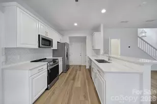 10209 Blakeney Preserve Dr, Charlotte, NC 28277 - Photo 5