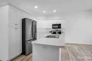 5 Hearthstone Ln, Flat Rock, NC 28731 - Photo 9