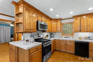 18 Holly Spgs Dr, Sapphire, NC 28774 - Photo 9