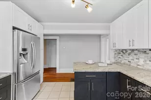 63 Washington Ave, Asheville, NC 28804 - Photo 19