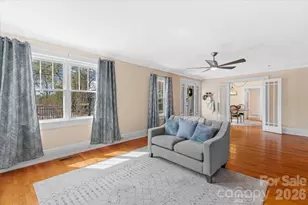 63 Washington Ave, Asheville, NC 28804 - Photo 9