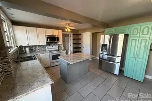 405 Jug Wilson St, Morganton, NC 28655 - Photo 5