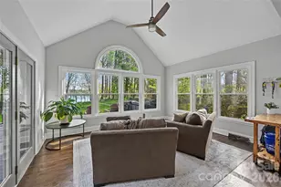 4841 Mountain Point Ln, Charlotte, NC 28216 - Photo 11