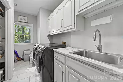 4841 Mountain Point Lane, Charlotte, NC 28216 - Photo 33