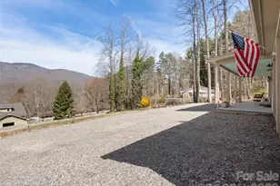 33 Freedom Dr, Waynesville, NC 28786 - Photo 3