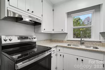 2407 4th Street NE, Hickory, NC 28601 - Photo 11