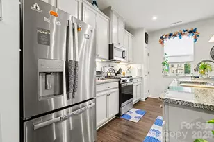 411 Dalton Cir, Fort Mill, SC 29715 - Photo 3