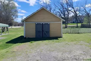 202 E Central Ave, Catawba, NC 28609 - Photo 25