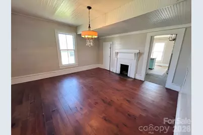 202 E Central Avenue, Catawba, NC 28609 - Photo 5