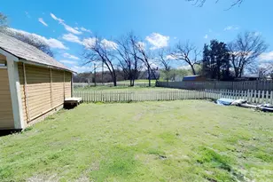 202 E Central Ave, Catawba, NC 28609 - Photo 27