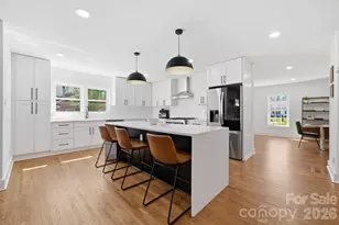 1016 Regency Dr, Charlotte, NC 28211 - Photo 7