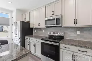 4331 Moxie Wy, Charlotte, NC 28215 - Photo 11