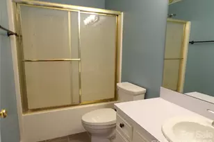 869 21st Ave NE, Hickory, NC 28601 - Photo 13