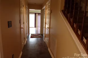 869 21st Ave NE, Hickory, NC 28601 - Photo 5