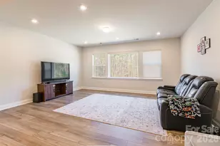 115 Hadley Ct, Mooresville, NC 28115 - Photo 3