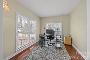 6215 Glencairn Ct, Charlotte, NC 28269 - Photo 11