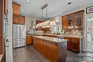 6215 Glencairn Ct, Charlotte, NC 28269 - Photo 15