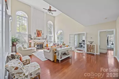 6215 Glencairn Court, Charlotte, NC 28269 - Photo 9