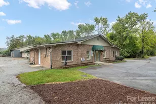 732 Jonesborough St, Hendersonville, NC 28739 - Photo 1