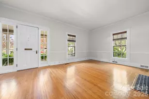 130 N Mulberry St, Statesville, NC 28677 - Photo 9