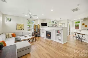 701 E 8th St, Charlotte, NC 28202 - Photo 9