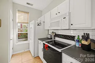 701 E 8th St, Charlotte, NC 28202 - Photo 17