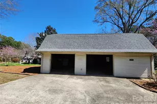 217 St John St, Dallas, NC 28034 - Photo 19