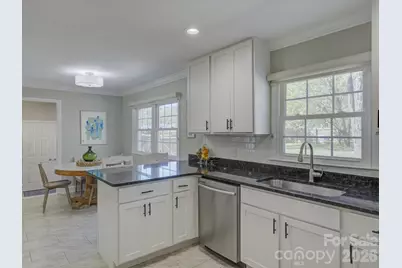 6526 Wheeler Drive, Charlotte, NC 28211 - Photo 9